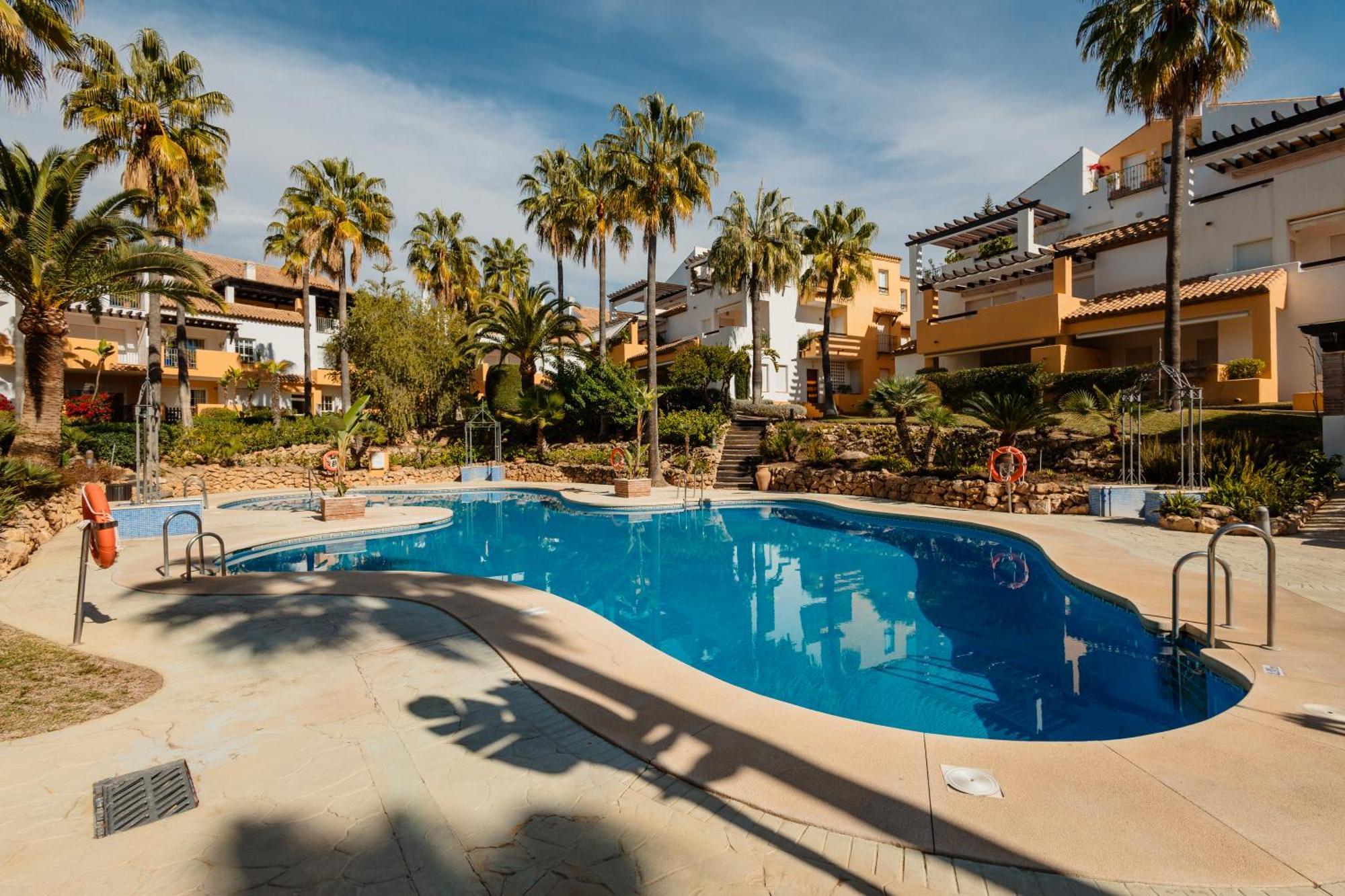 Renovated Apartment With Garden And Direct Beach Access, Marbella East Eksteriør billede