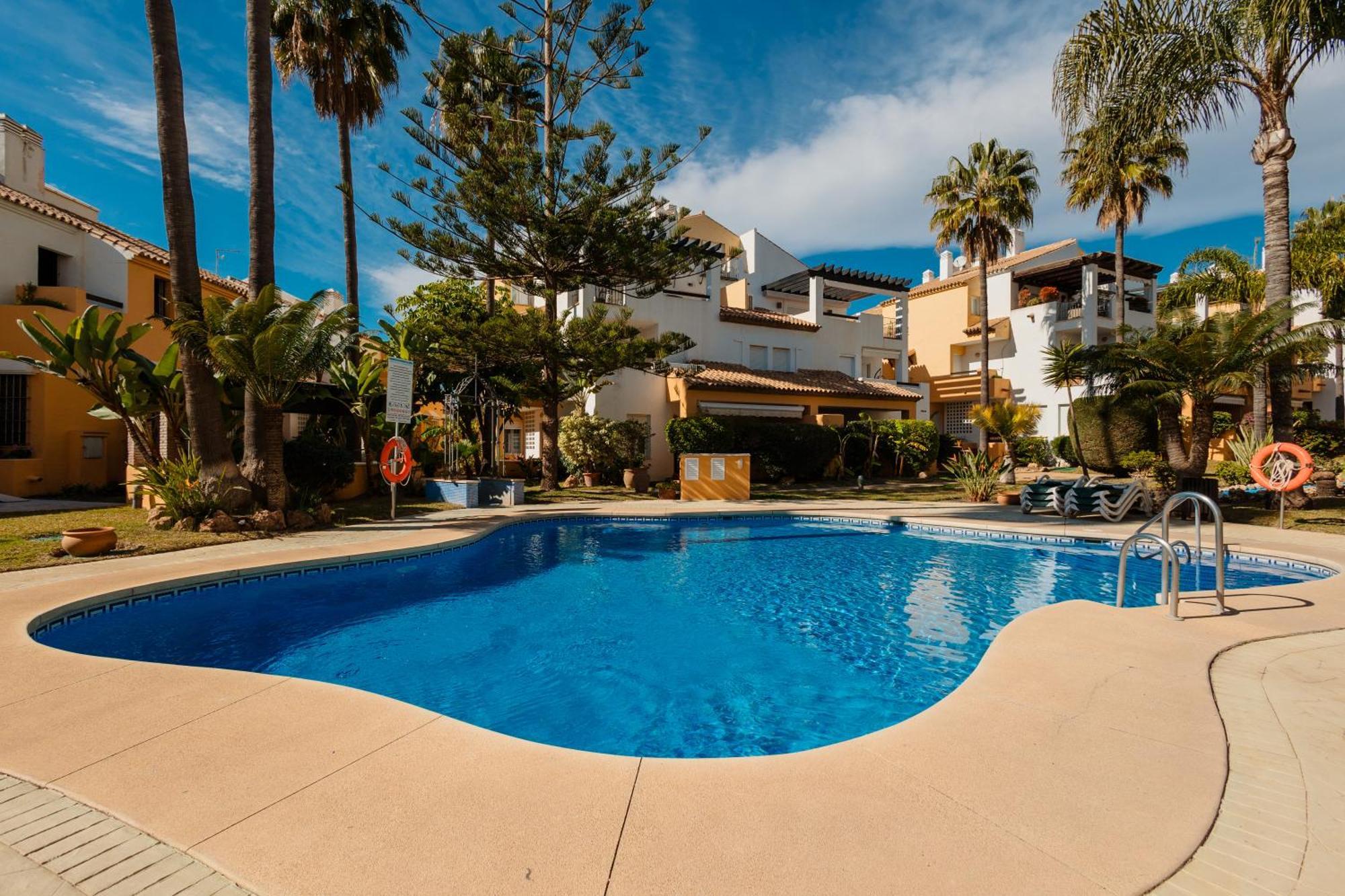 Renovated Apartment With Garden And Direct Beach Access, Marbella East Eksteriør billede